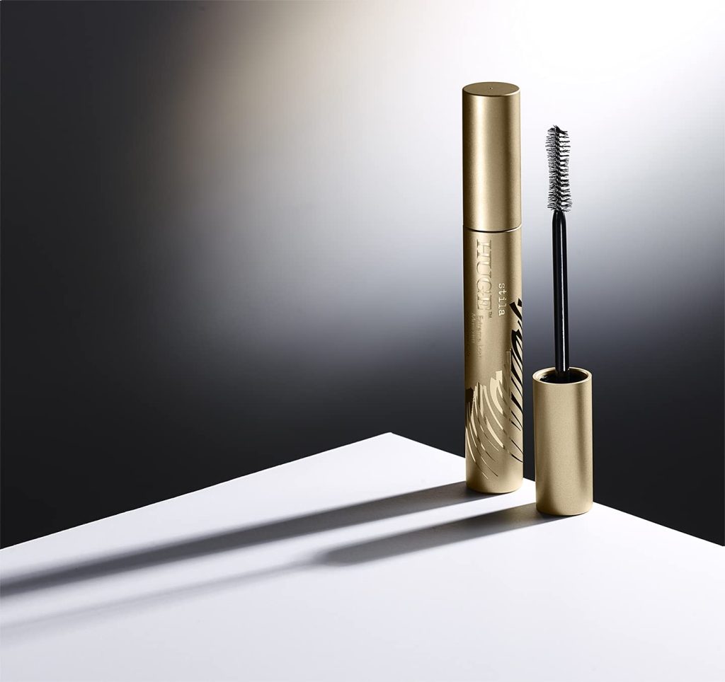 Stila Huge Extreme Lash Mascara, Smudge-Proof, Long-Wearing, Leaves Lashes Soft With No Clumps, Flakes, or Fall-Out, Clinically Tested, Suitable for Contact Lens Wearers