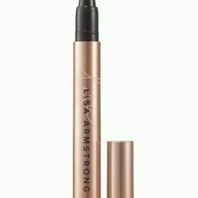 Avon Lisa Armstrong ~ Light me up Concealer ~ SHADE 3. NEW. FREE POSTAGE