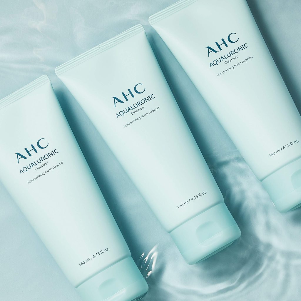 AHC Hydrating Aqualuronic Facial Cleanser Korean Skincare for Dehydrated Skin 140 ml