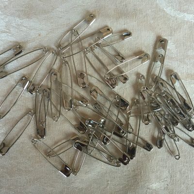 200 Assorted Safety Pins Small Medium Large Chrome Silver Metal Sewing Craft