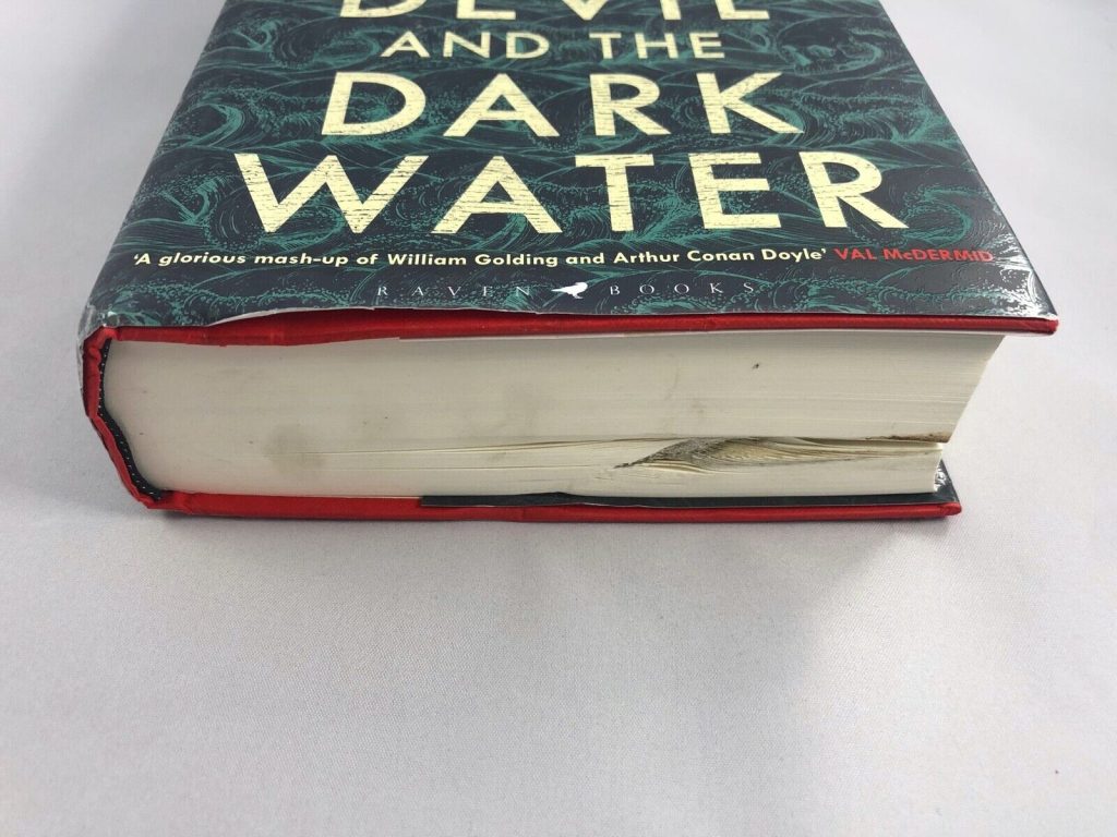 The Devil and the Dark Water Stuart Turton