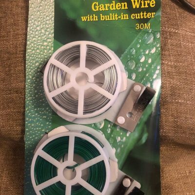 2 PIECE GARDEN WIRE WITH BUILT IN CUTTER 30M