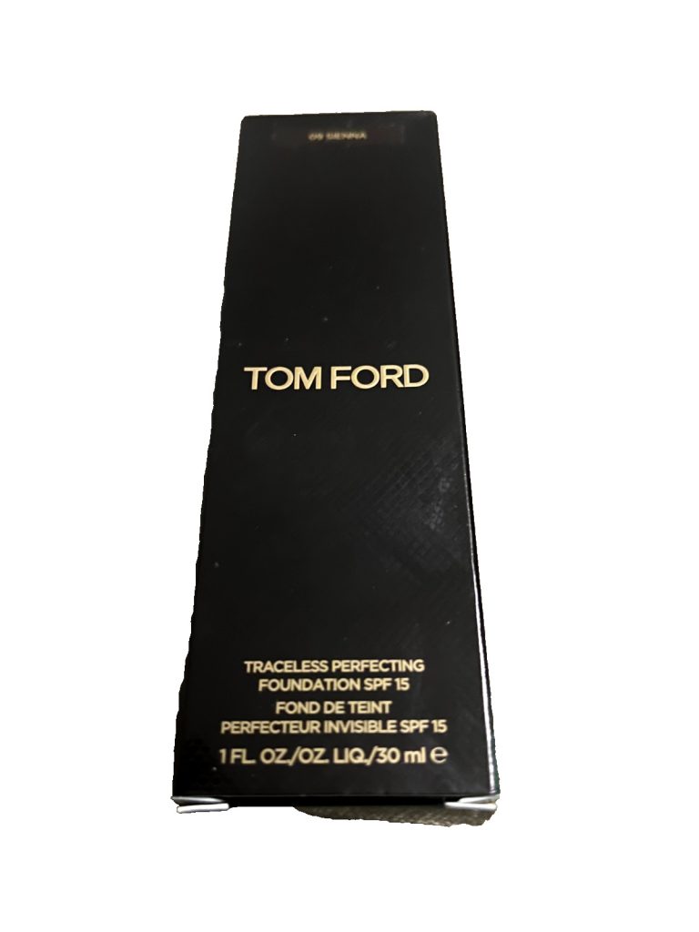 Tom Ford Traceless Perfecting Foundation SPF 15 1oz/30ml New In Box Sienna 09