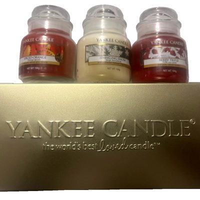 Yankee candles 3 x 104g in a gold tin christmas