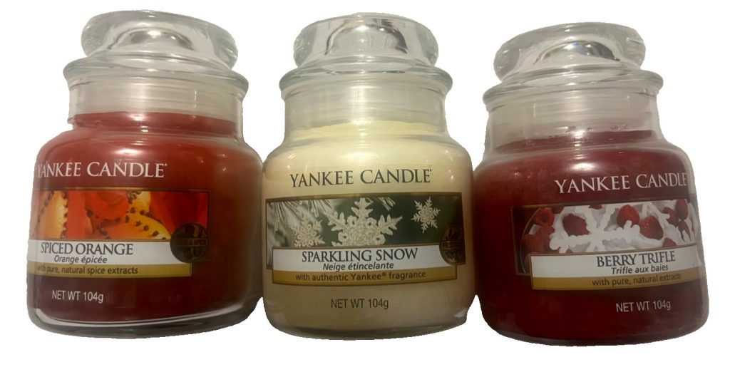 Yankee candles 3 x 104g in a gold tin christmas